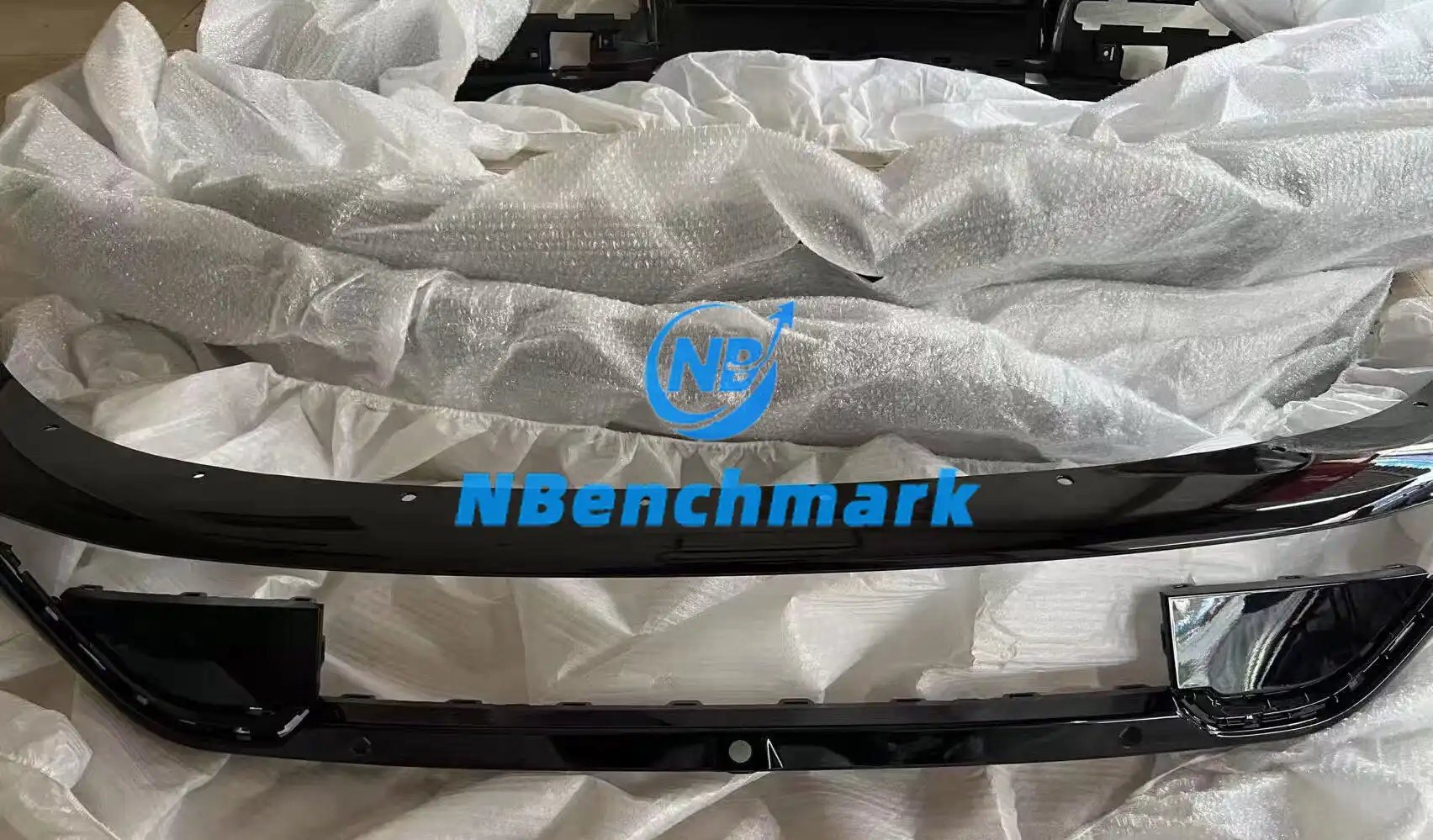 Xiaomi SU7 front bumper lower section