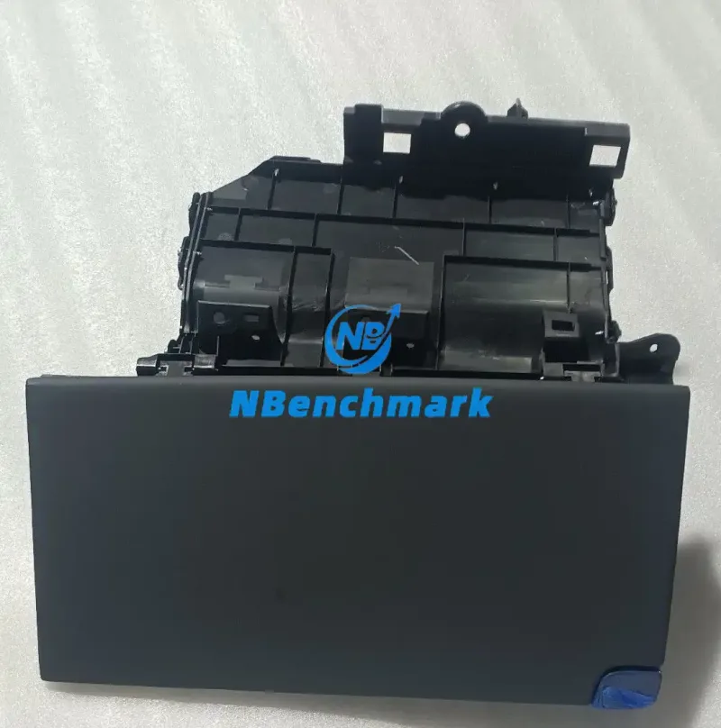 Xiaomi SU7 passenger side glove box