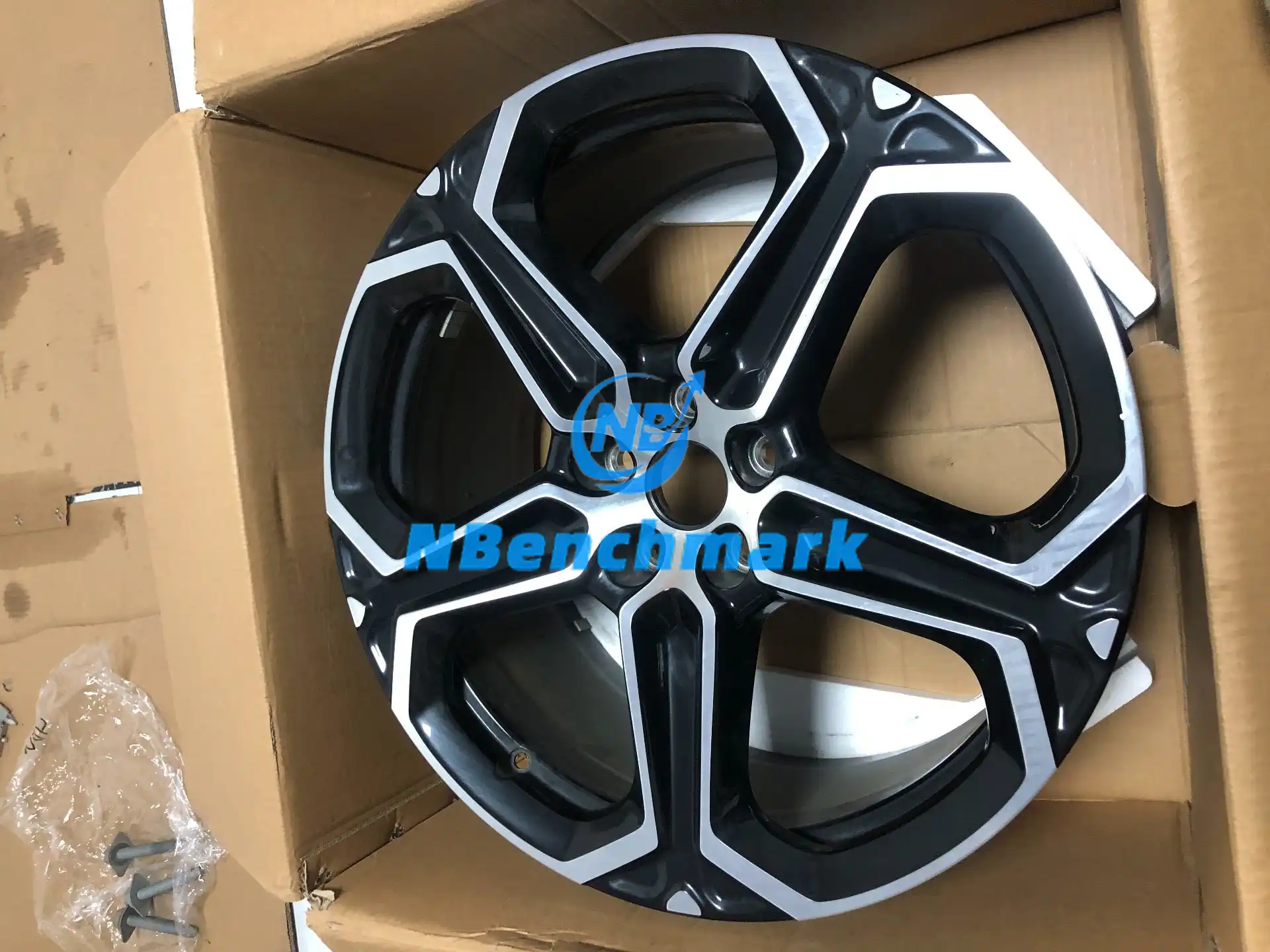 Xiaomi SU7 Plum Blossom Wheels, 20-inch Plum Blossom Wheels (old)