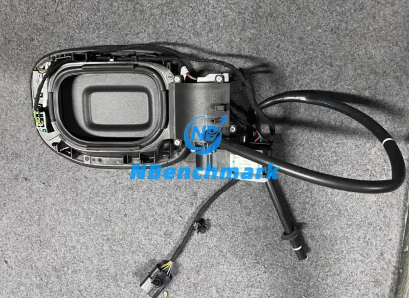 Xiaomi YU7 charging port cover
