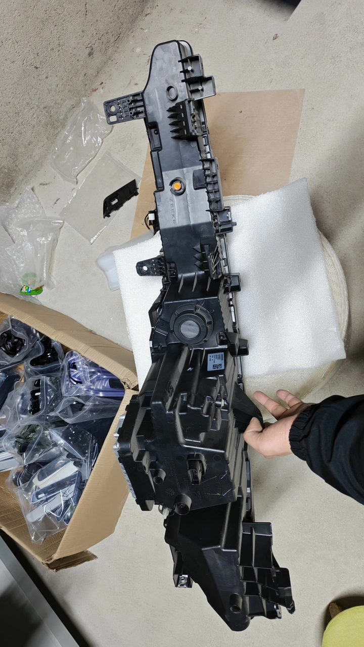ZEEKR 007 Right Headlight Assembly, OEM