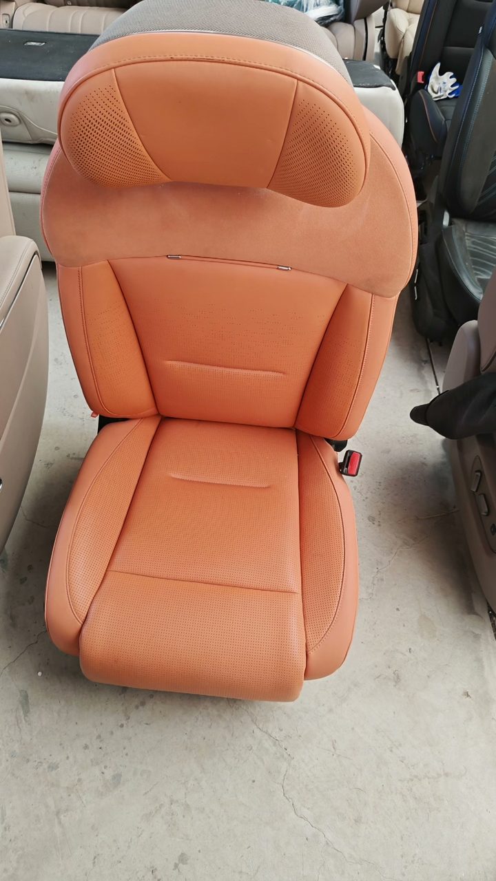 Lynk & Co 900 Passenger Side Seat, OEM
