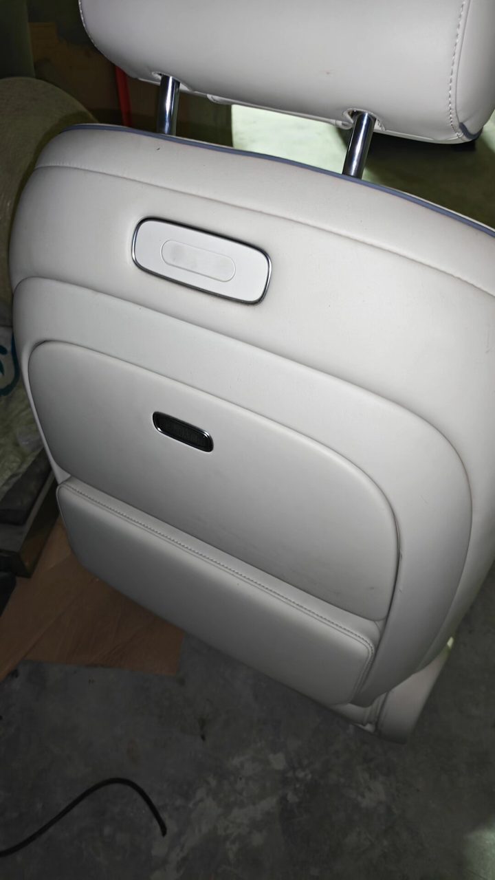 Stelato S9 Passenger Side Seat, OEM, m White Leather Surface, with Power Adjustment, Ventilation Heating