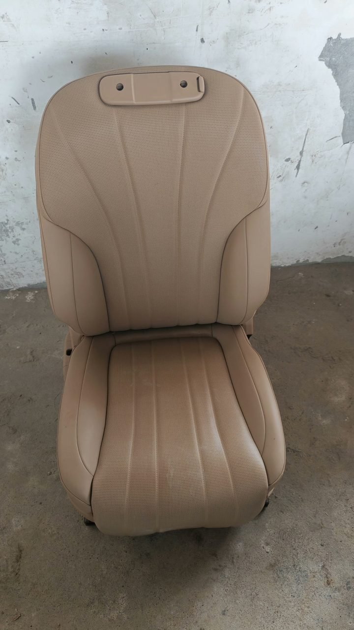 Wenjie M8 main driver's seat, beige leather, OEM, ventilation and heating, electric adjustment