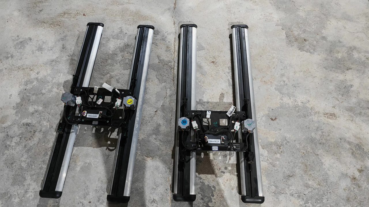 Xinghai V9 middle row seat slide rail with motor, supports forward and backward movement