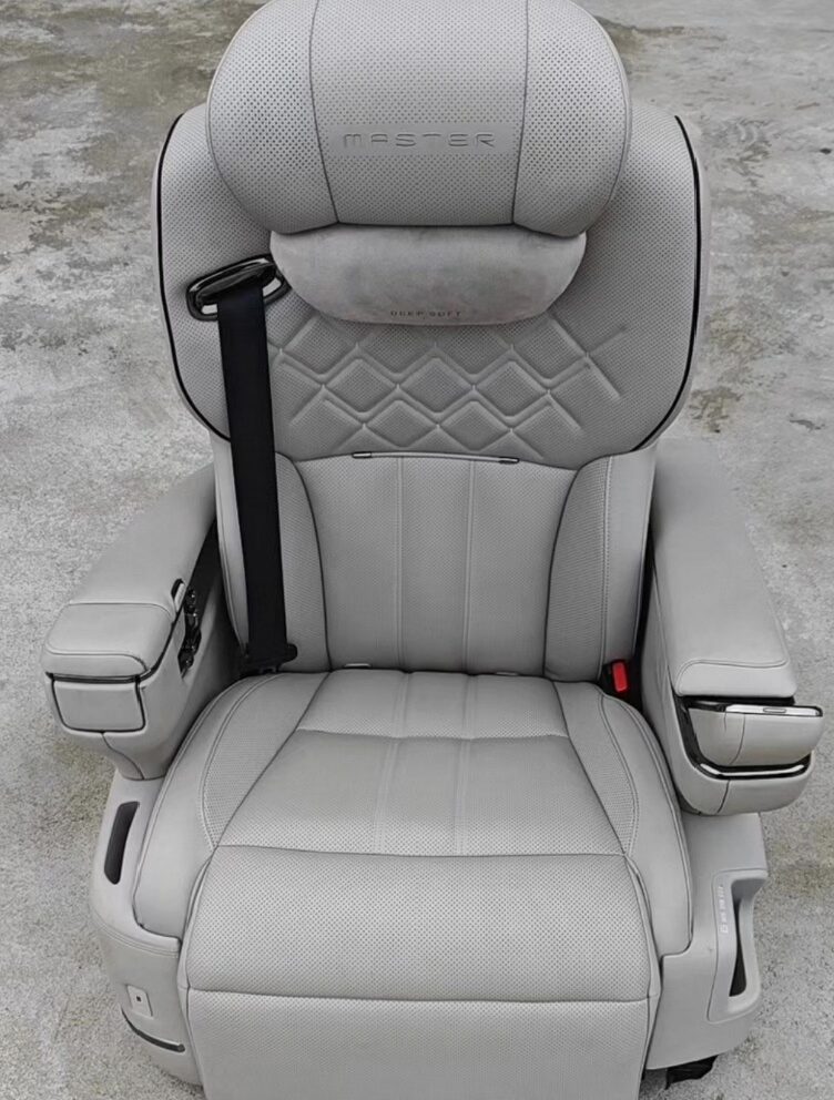 Trumpchi Yearning M8 middle row seats, OEM, with seat belts, leather diamond pattern