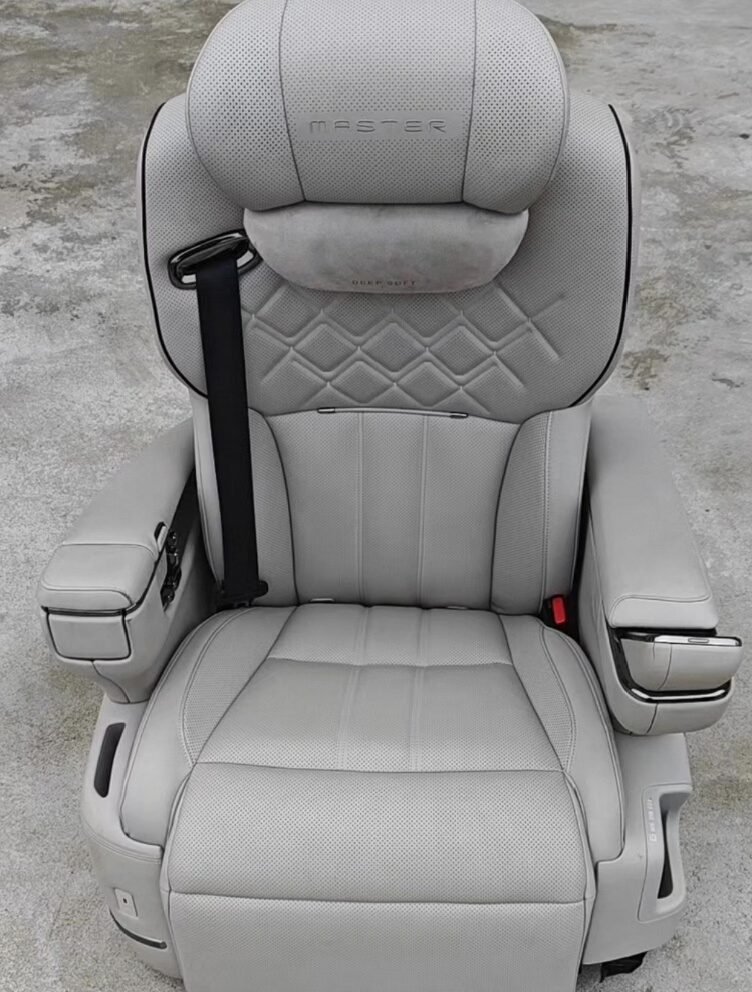 Trumpchi Yearning M8 middle row seats, OEM, with seat belts, leather diamond pattern