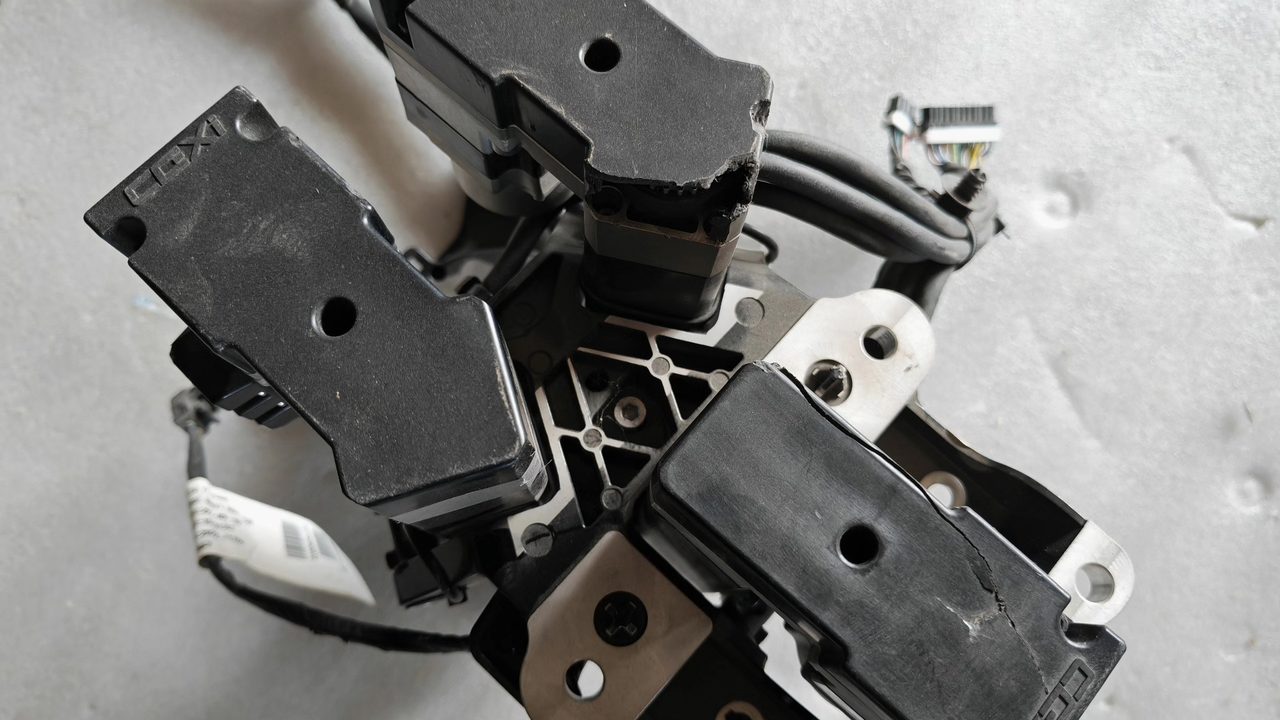 Gaohe Z1 screen rotation mechanism, OEM