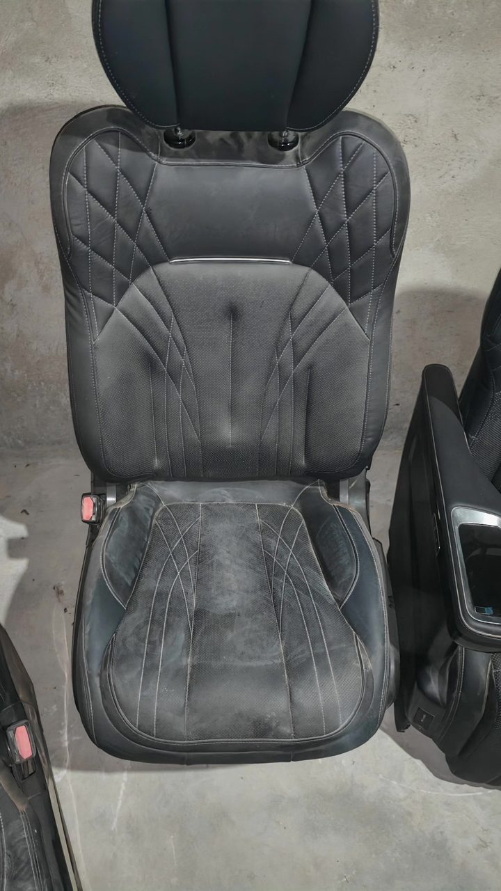 Yizhen L380 driver's seat, OEM, complete leather surface, complete structure
