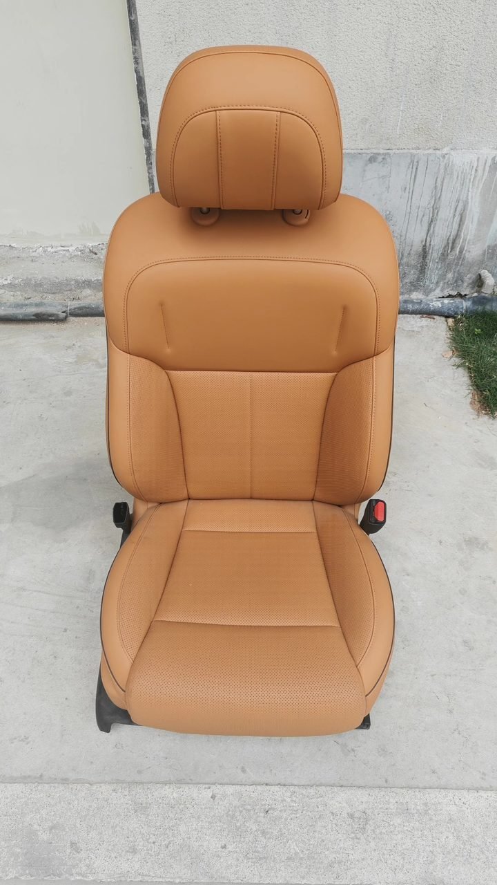 Ideal i8OEM seat, both main and co-pilot, brown leather, with electric adjustment, heating