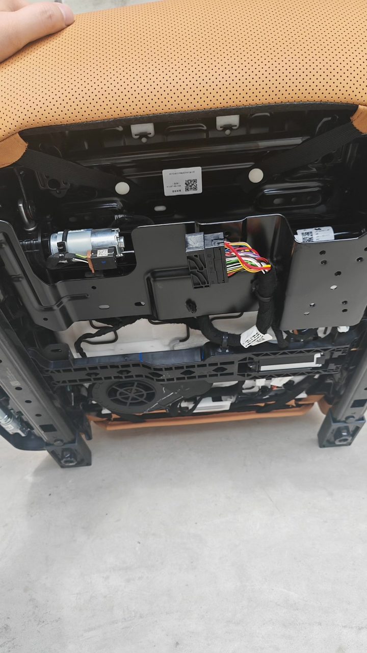 Ideal i8OEM seat, both main and co-pilot, brown leather, with electric adjustment, heating