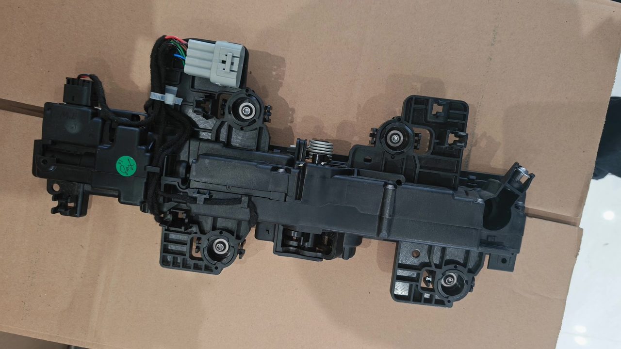 Ideal L8 left front door handle assembly