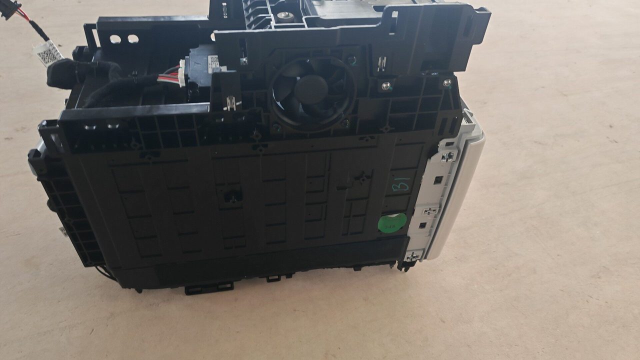 26 Model Li Auto MEGA On-Board Refrigerator, Control Cooling System Intact
