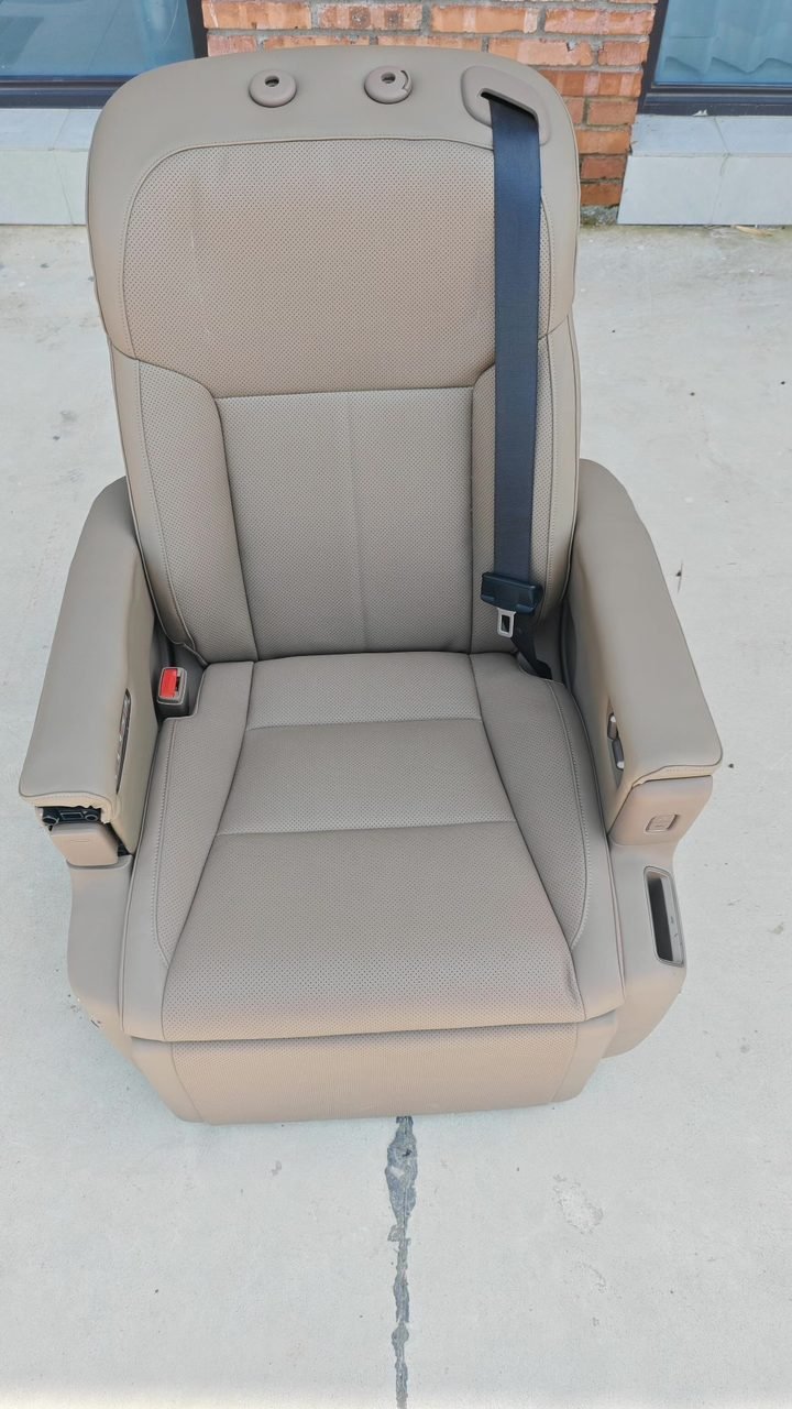 Li Auto, mega, home, Middle Row Seat, OEM, Brown Leather Surface