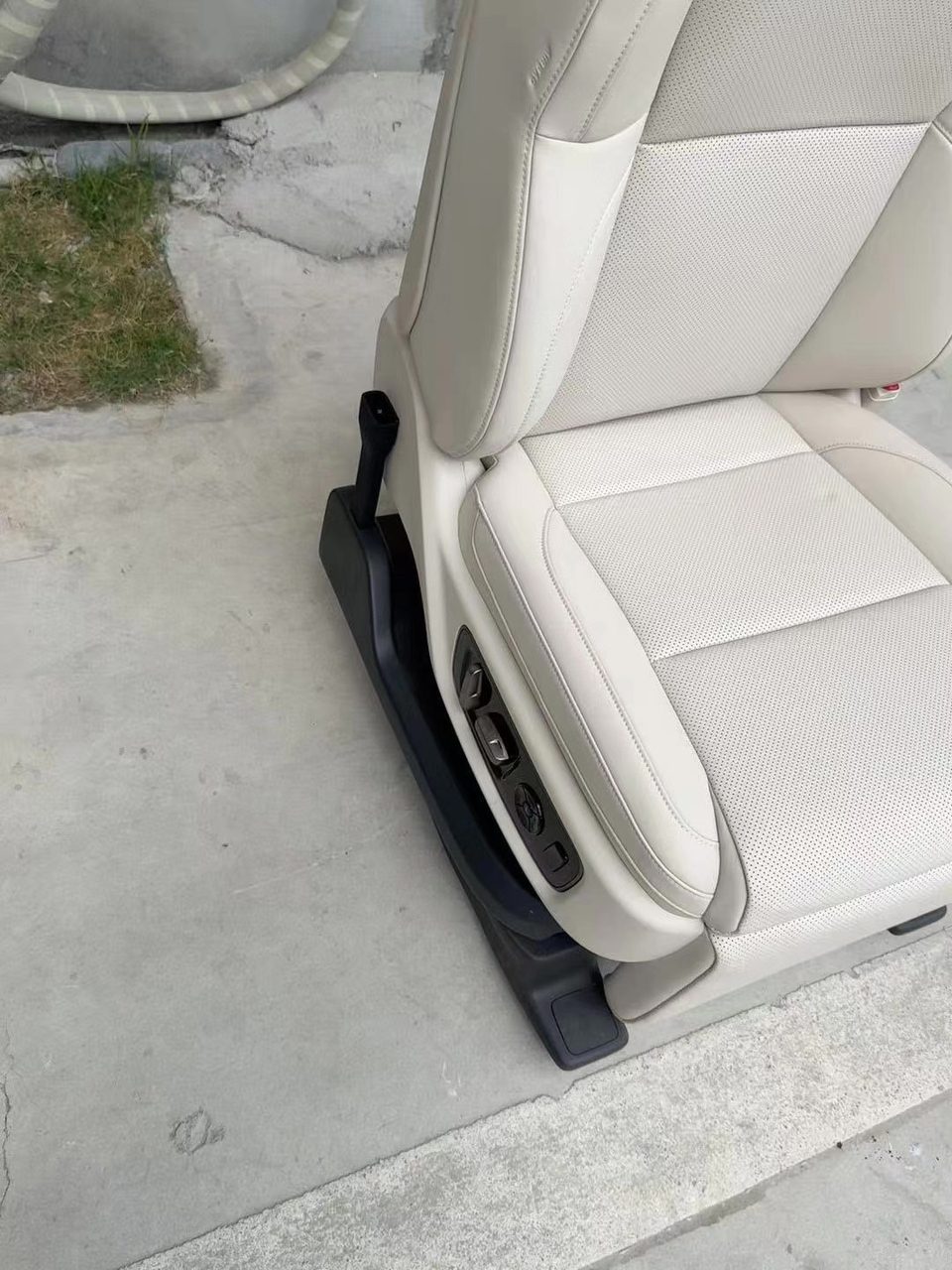 Li Auto megaHome Version Front Seat, OEM, Ventilation Heating