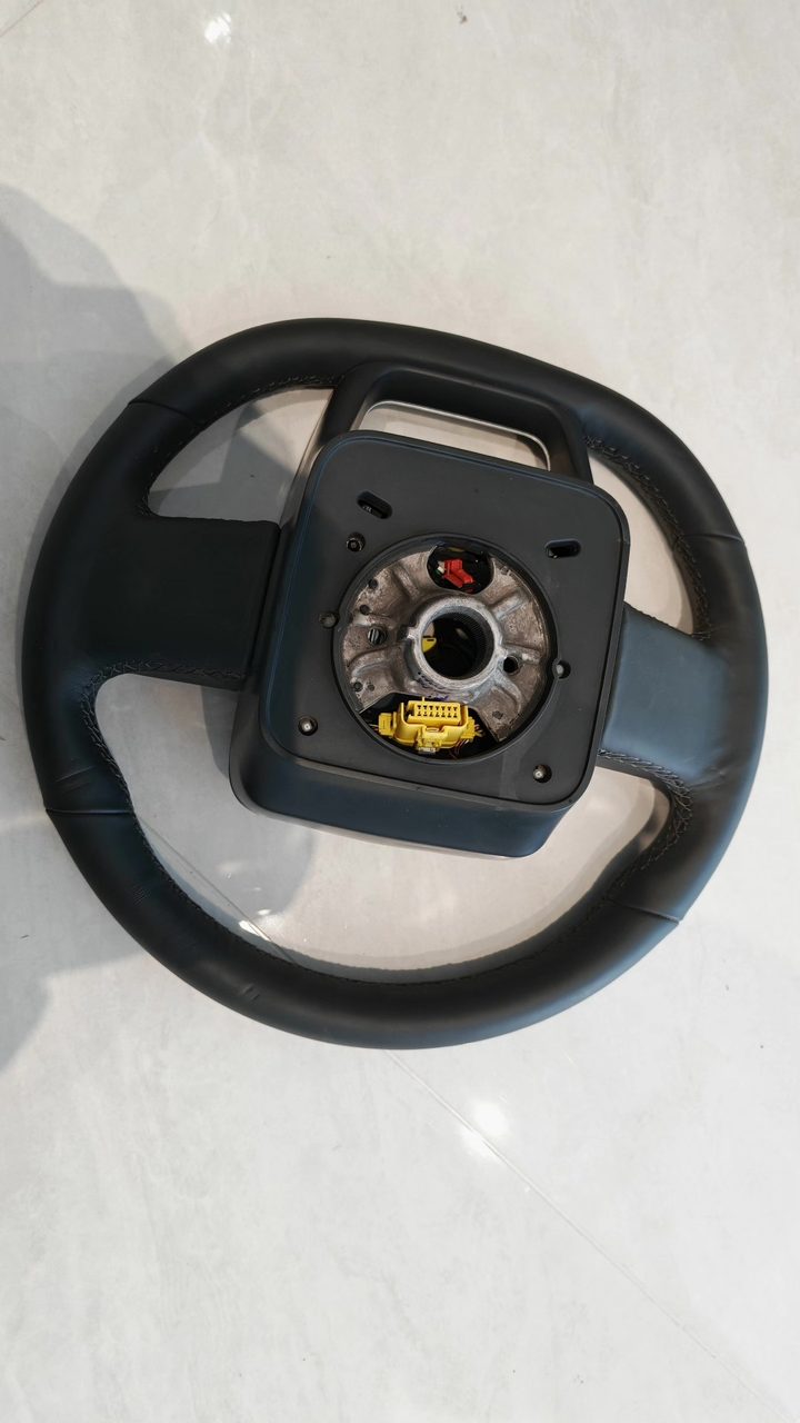Ideal steering wheel, with display screen and multi-function buttons, leather, suitable for ideal car models