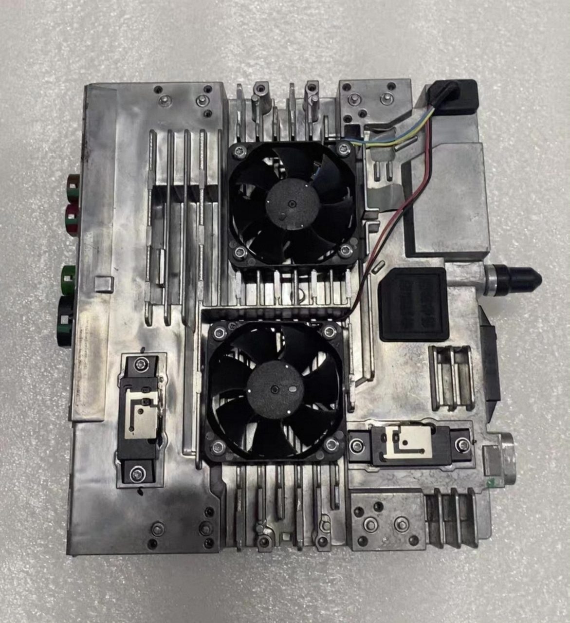 Lotus OEM entertainment host with cooling fan and full interface