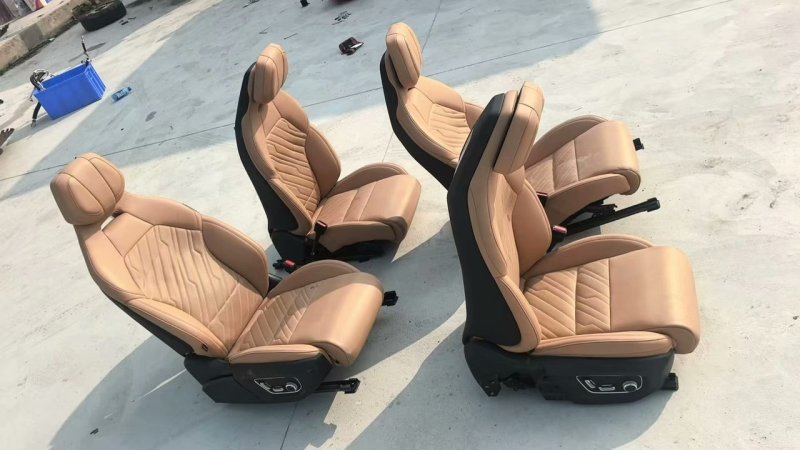Lynk & Co 09 Driver & Passenger Seat, OEM Leather, Power Adjustment, with Ventilation Heating