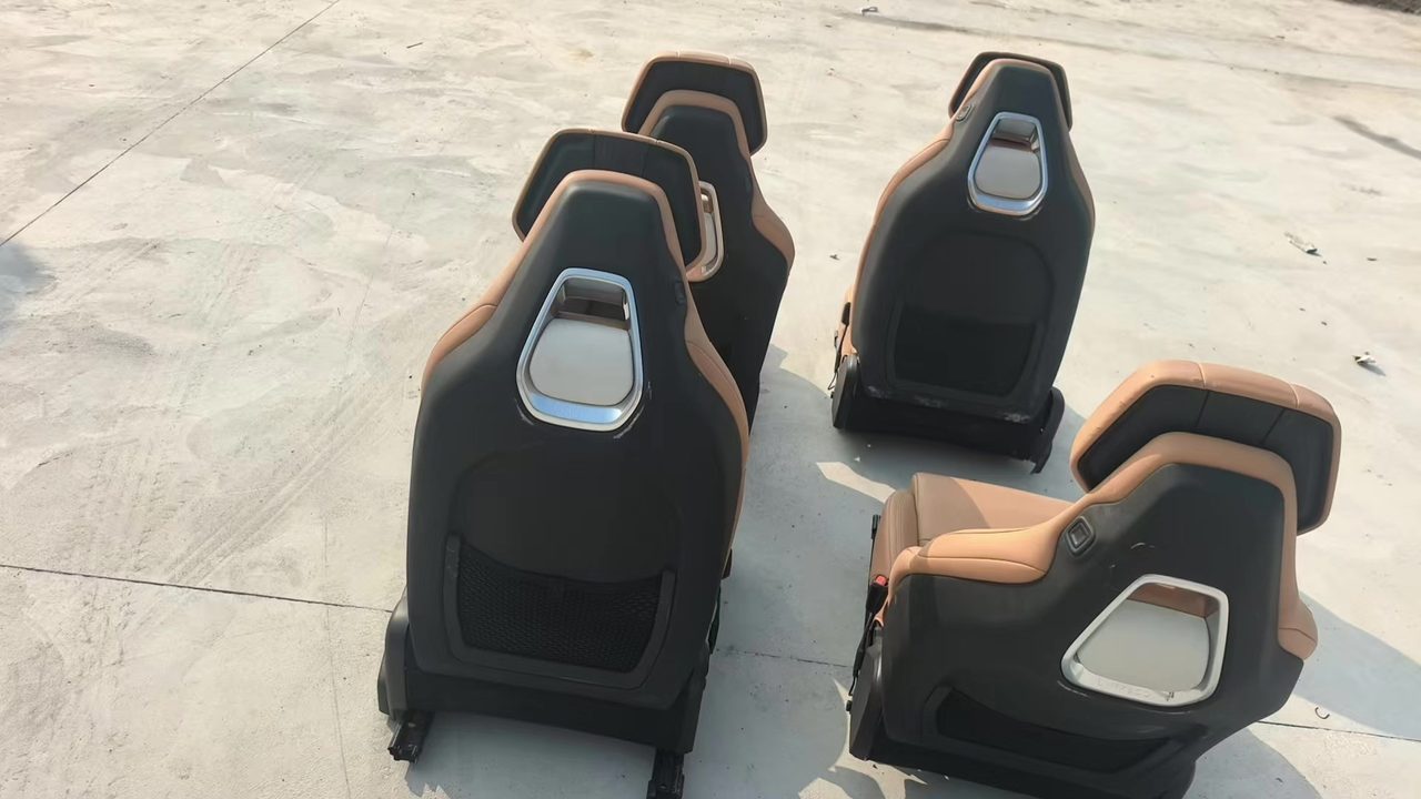 Lynk & Co 09 Driver & Passenger Seat, OEM Leather, Power Adjustment, with Ventilation Heating