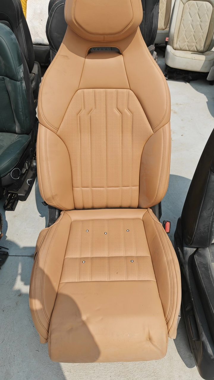 Link 09 Main Seat, OEM, Leather, Ventilated