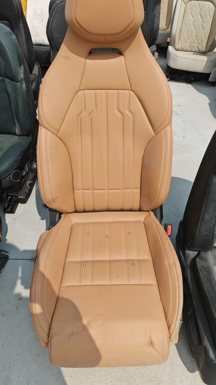 Link 09 Main Seat, OEM, Leather, Ventilated