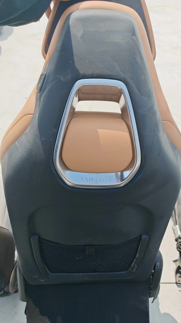 Link 09 Main Seat, OEM, Leather, Ventilated