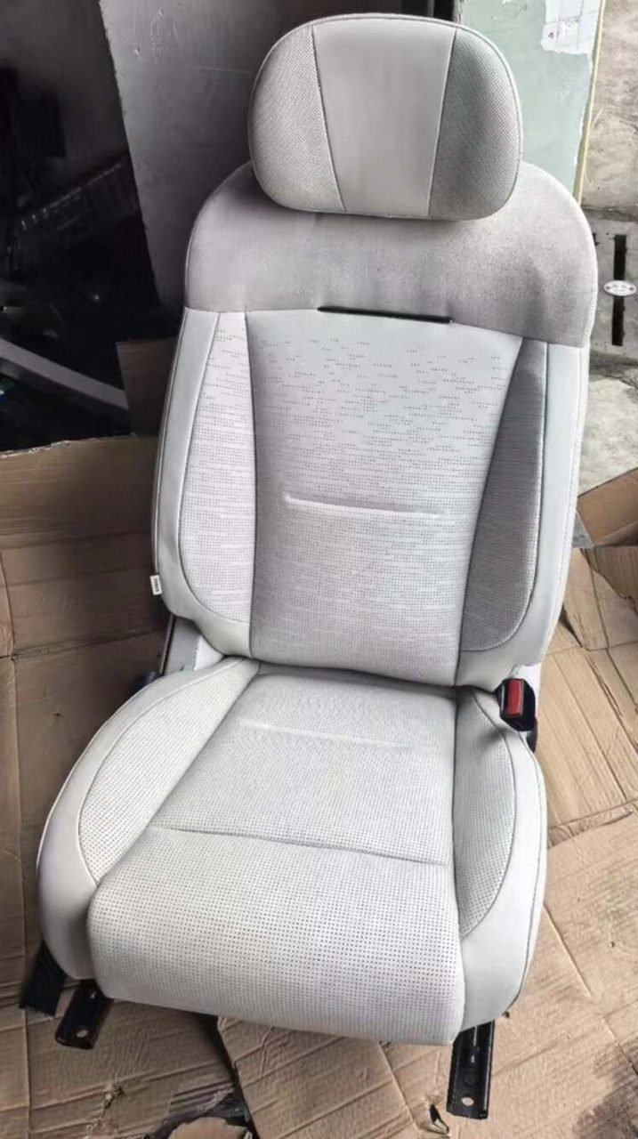 Lynk & Co 900 Driver & Passenger Driving Seat, with Folding Table, Quality Reliable