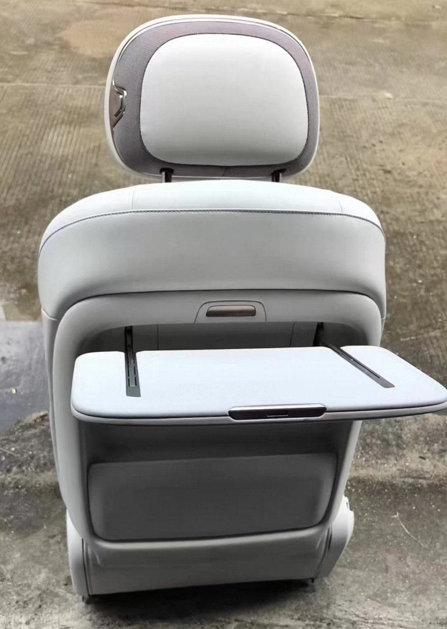 Lynk & Co 900 Driver & Passenger Driving Seat, with Folding Table, Quality Reliable