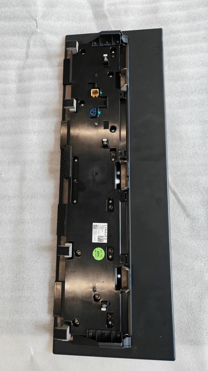 Lynk & Co 900 Front Rear Entertainment Screen, OEM