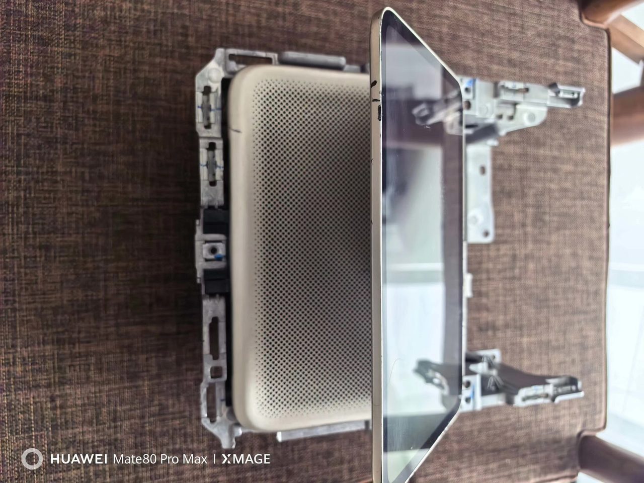 NiO ET9 armrest box control screen, OEM, screen display normal