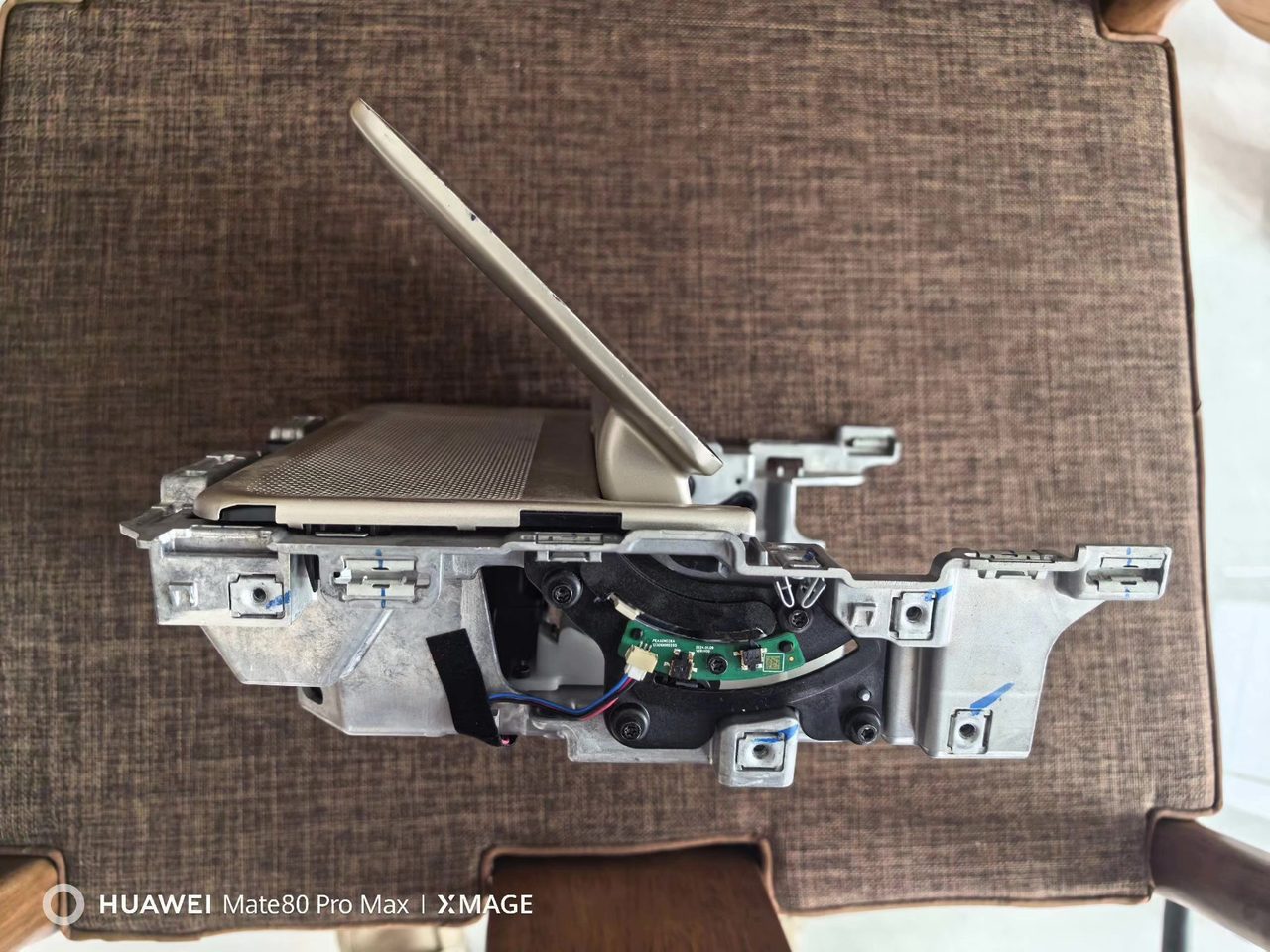 NiO ET9 armrest box control screen, OEM, screen display normal