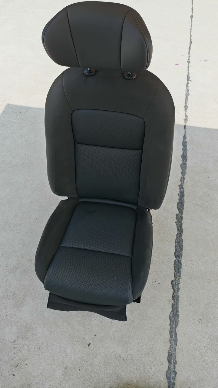 Nissan NX8OEM Front Seat, Passenger Side Seat, Driver Seat, All Included