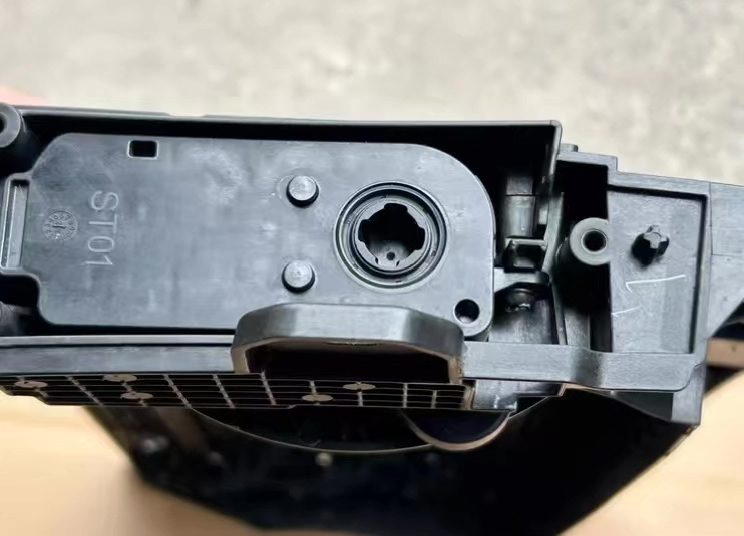 SAIC Shangjie, H5, Electric Front Grille Assembly, Almost Brand New, Power Adjustment
