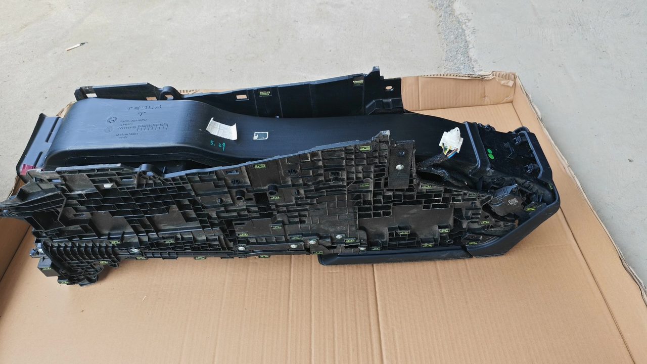 Tesla Model, 3/Y armrest box assembly, OEM