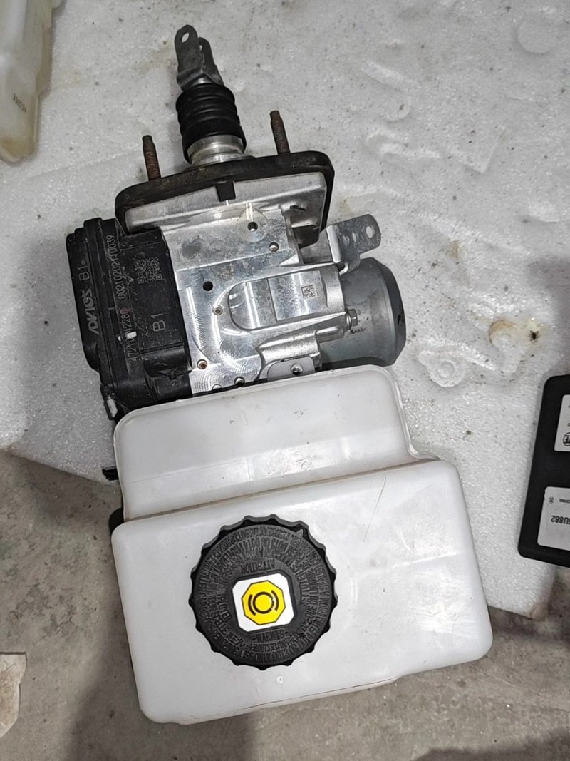 Toyota BZ4XOEM Brake Total Pump