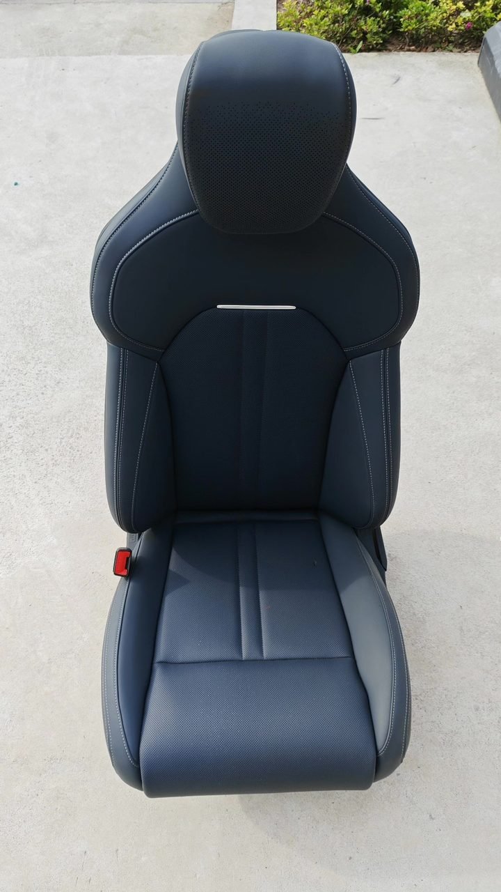 New Model Xiaomi SU7 Driver Seat, OEM, Black Leather Surface, with Leg Rest