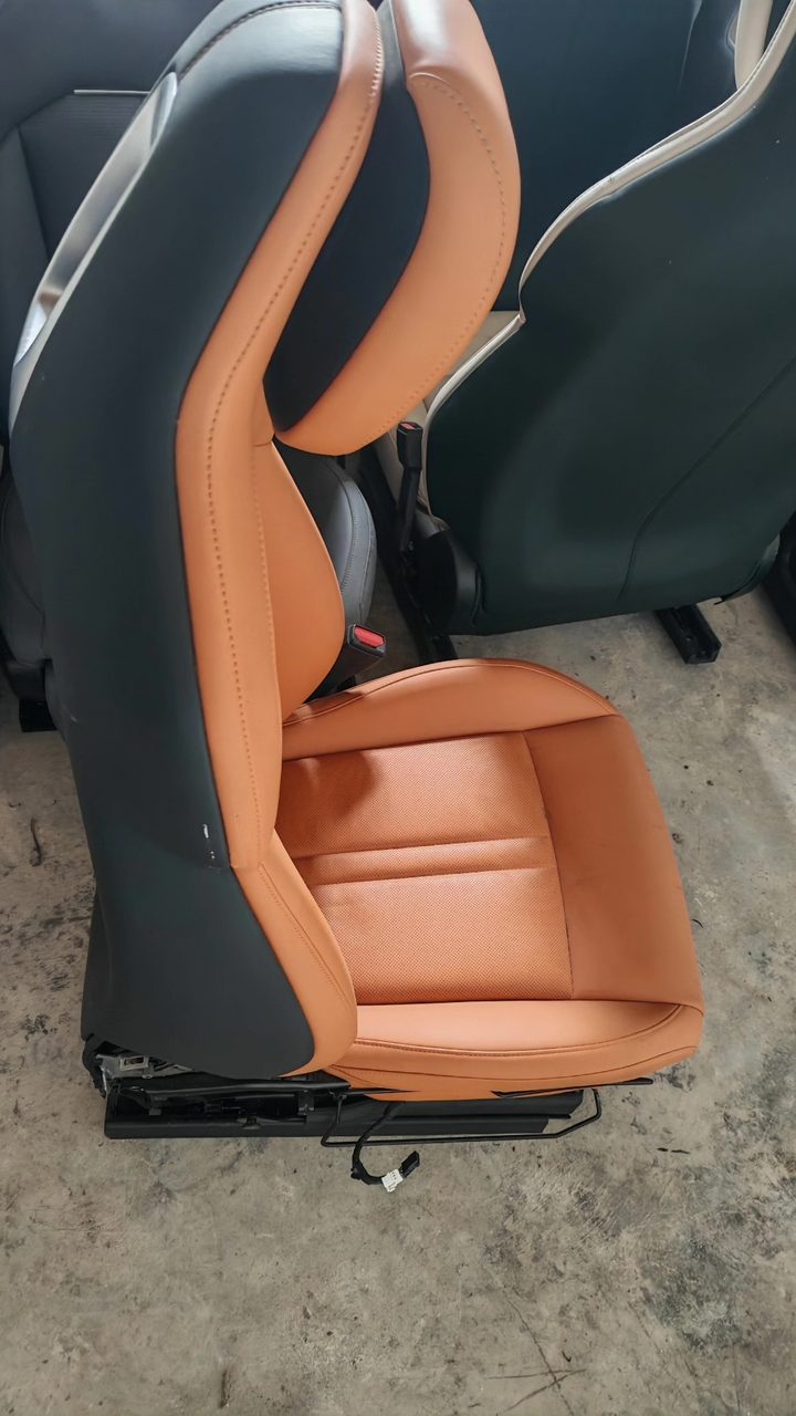 Xiaomi YU passenger seat, OEM, orange leather cover, with leg drag