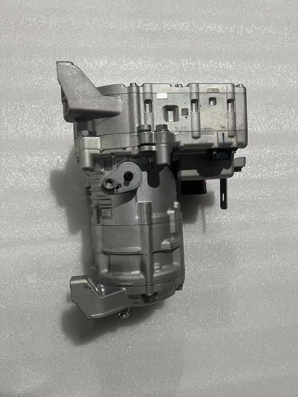 Xiaomi YU7 OEM electric compressor, model 5040111R, 800V, electric adjustment
