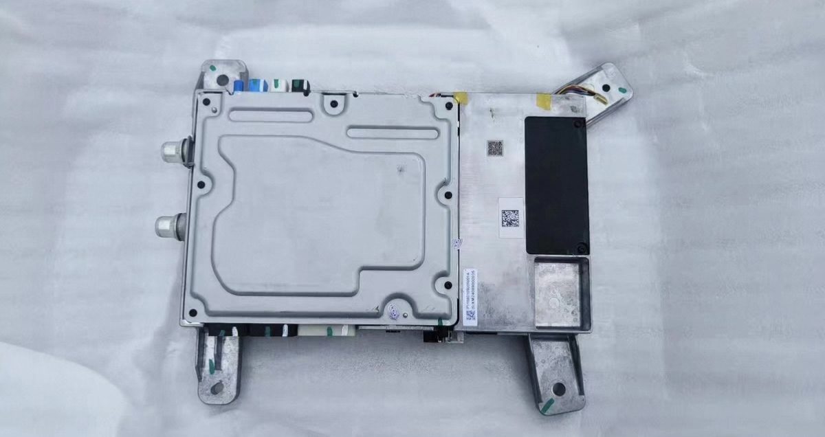 OEM Xiaomi yu7 Intelligent Computing Platform, New Vehicle Used OEM Part, Four-in-One Vehicle Domain Controller Control Computer, Autonomous Driving