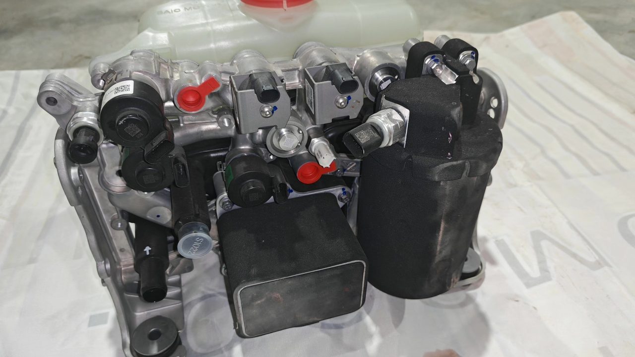 XPeng G6, Integrated Coolant Reservoir Assembly, Thermal Management Integrated Module
