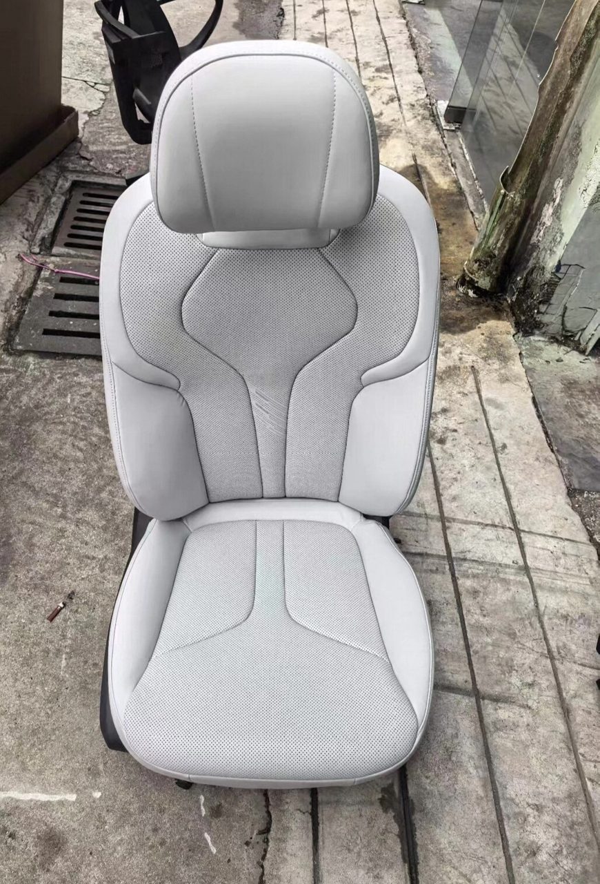 Xpeng G7 front seats, main and auxiliary seats