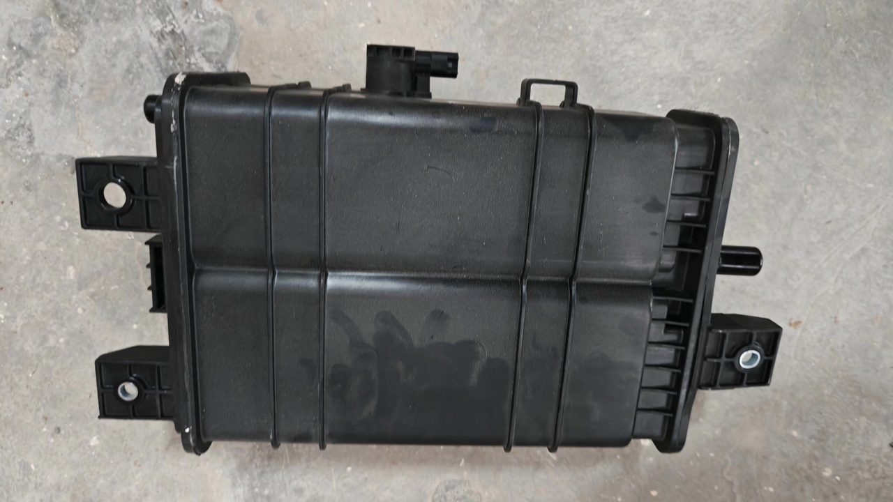 Xiaopeng X9OEM carbon tank, disassembled parts, suitable for Xiaopeng X9