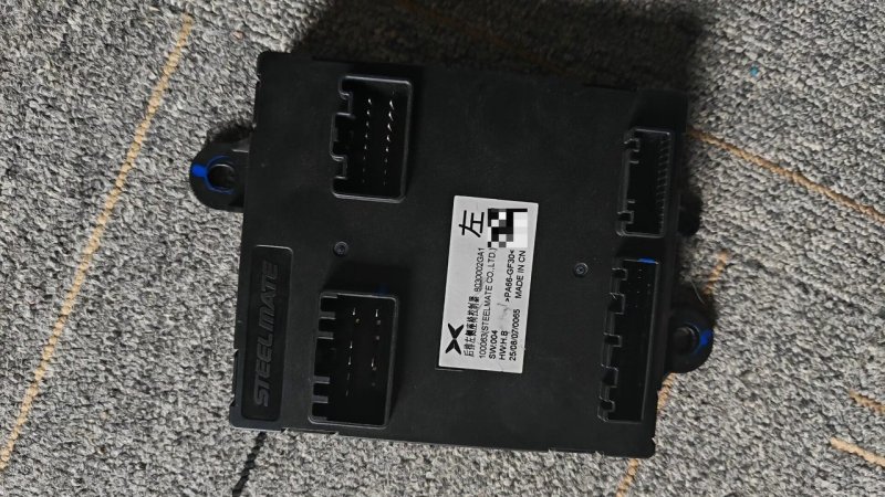 Xpeng X9 left rear seat controller, model 8030002GA1, OEM disassembled car