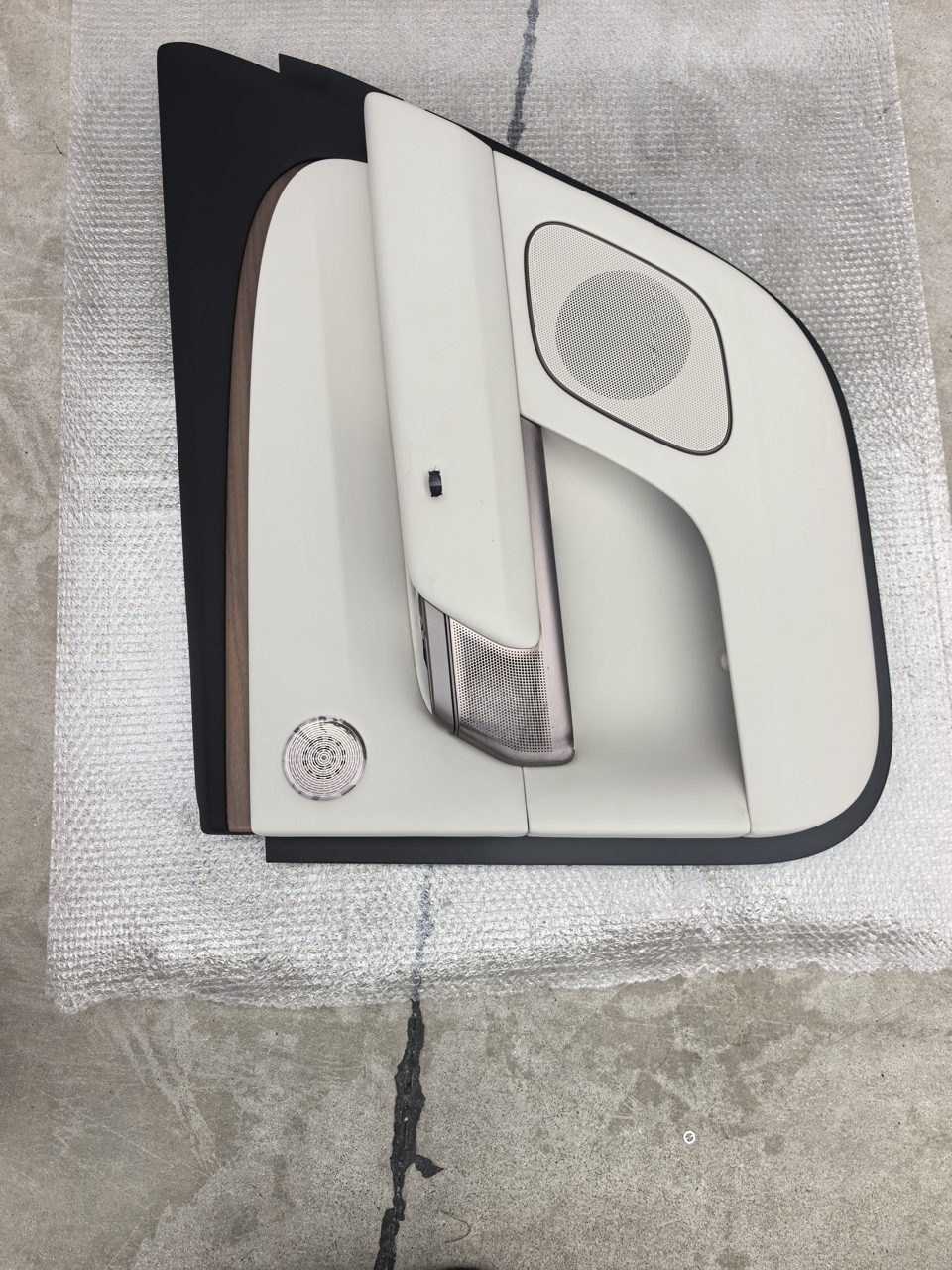 Xiaomi Right Rear Door Panel Genuine OEM Used Part Structurally Complete with Audio System Hole Position