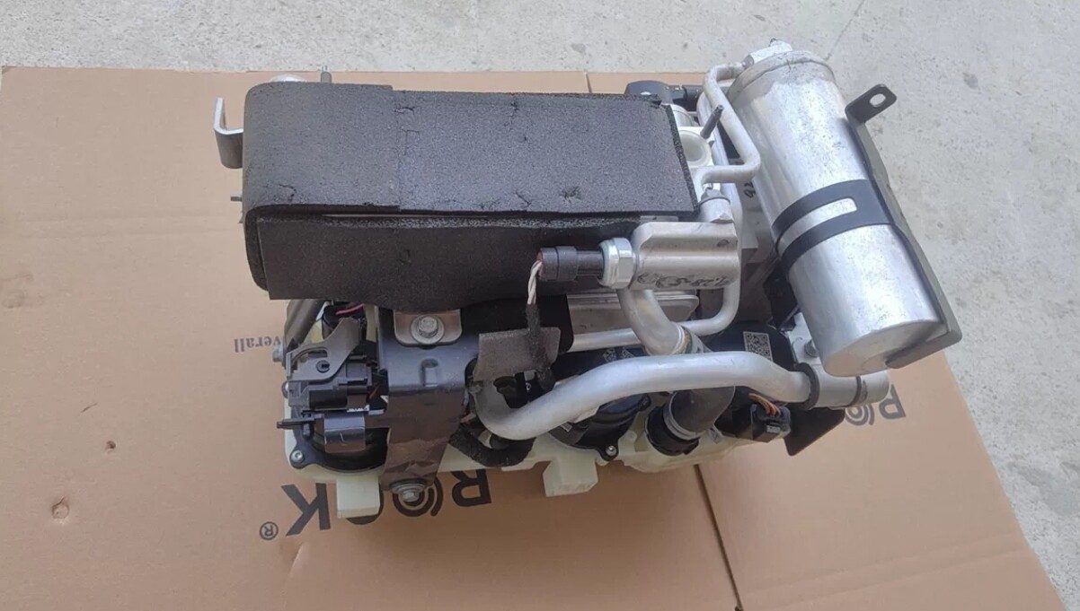 Valeo Thermal Management Integrated Module, Sterra Integrated Coolant Reservoir, Genuine OEM Used Part