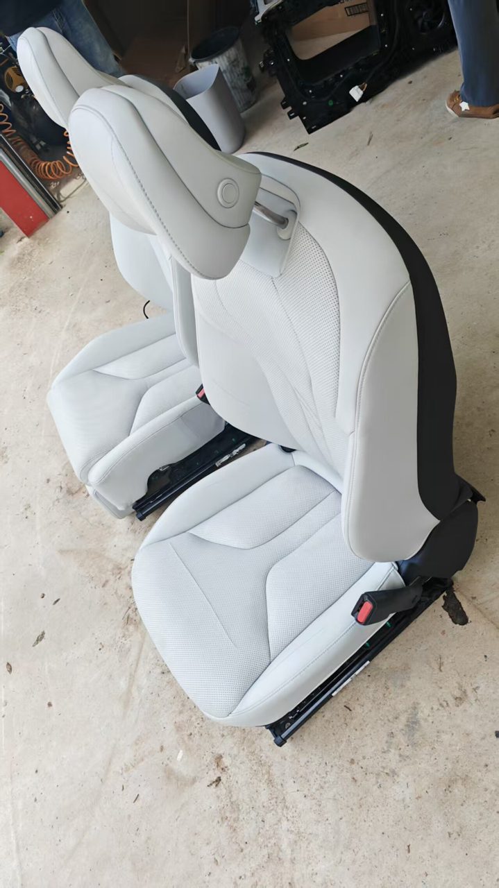 XPeng G7 Passenger Seat, OEM Dismantled, Condition Used, Leather Surface Soft, Supports Electric Adjustment