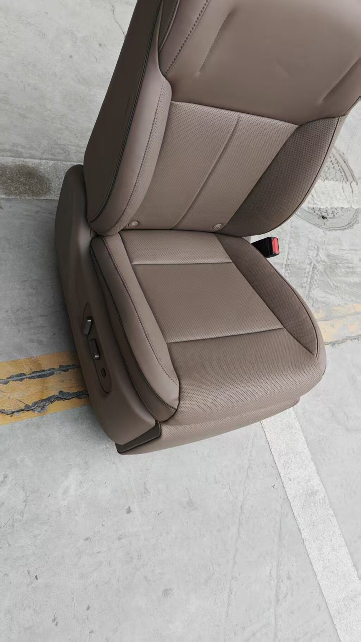 Li Auto i8 Middle Row Seat, OEM Dismantled, with Power Adjustment, Heating, Ventilation, Fully Functional