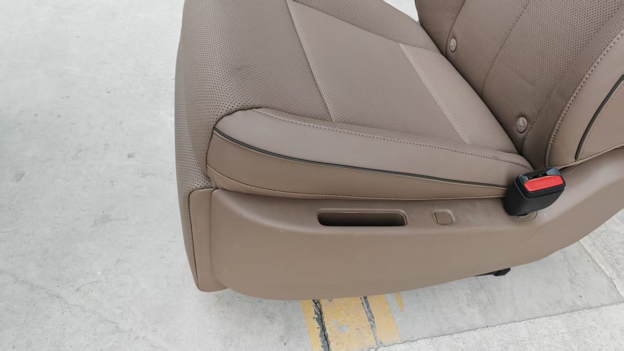 Li Auto i8 Middle Row Seat, OEM Dismantled, with Power Adjustment, Heating, Ventilation, Fully Functional