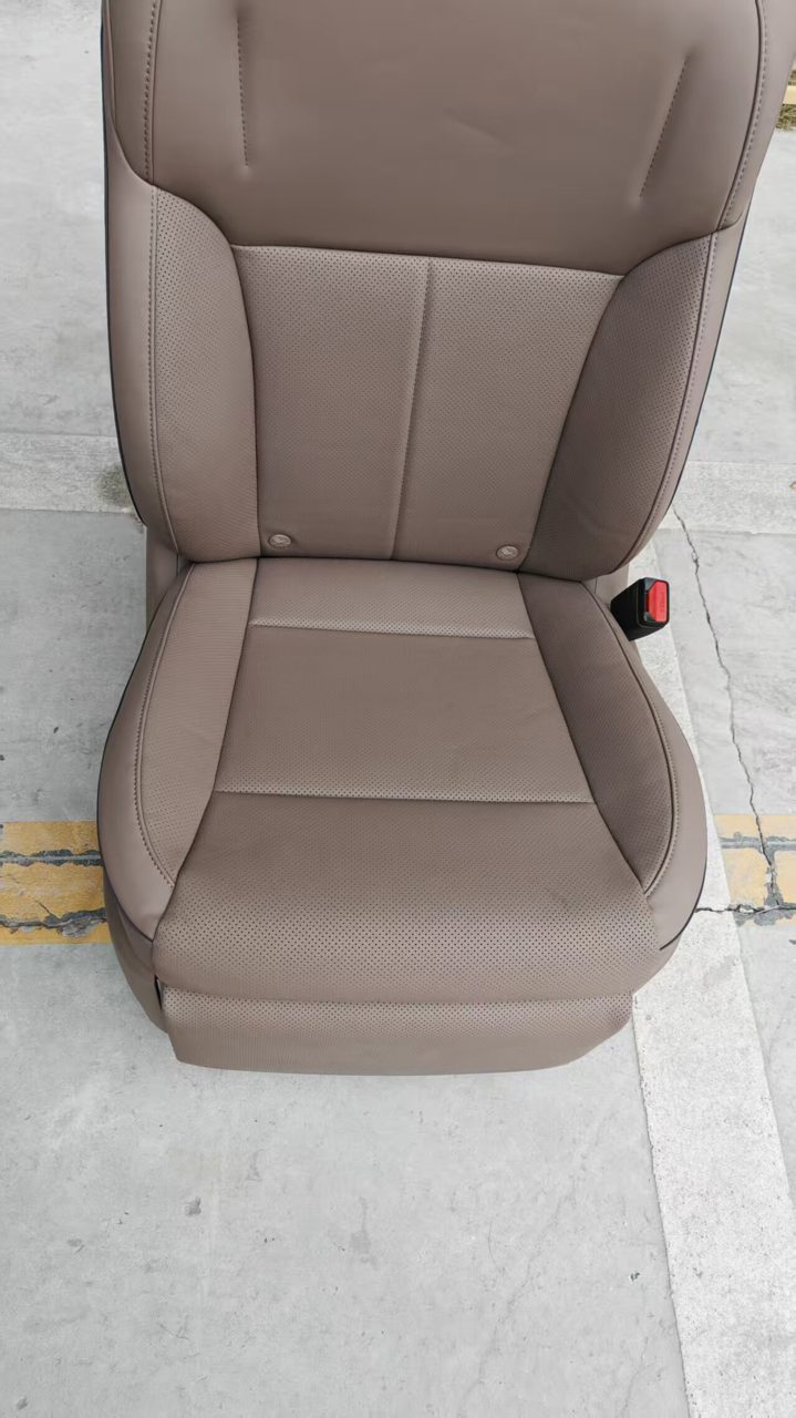 Li Auto i8 Middle Row Seat, OEM Dismantled, with Power Adjustment, Heating, Ventilation, Fully Functional