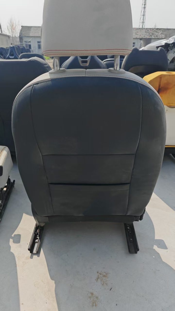 Volkswagen Tharu Driver Electric Seat, Genuine OEM Used Part, 12 Direction Power Adjustment, with Heating